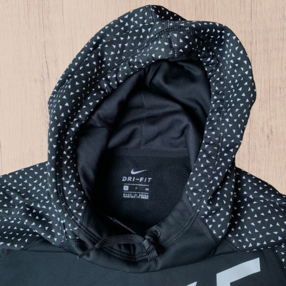 Women's Black Nike dri-fit hoodie - Picture 8 of 10